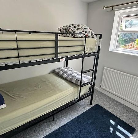Cottage In 란베리스 외부 사진