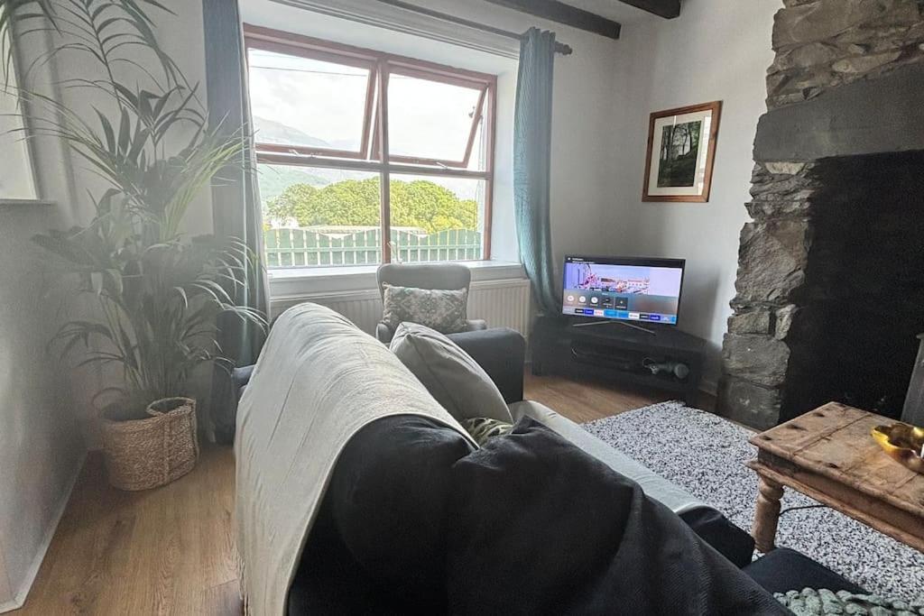 Cottage In 란베리스 외부 사진