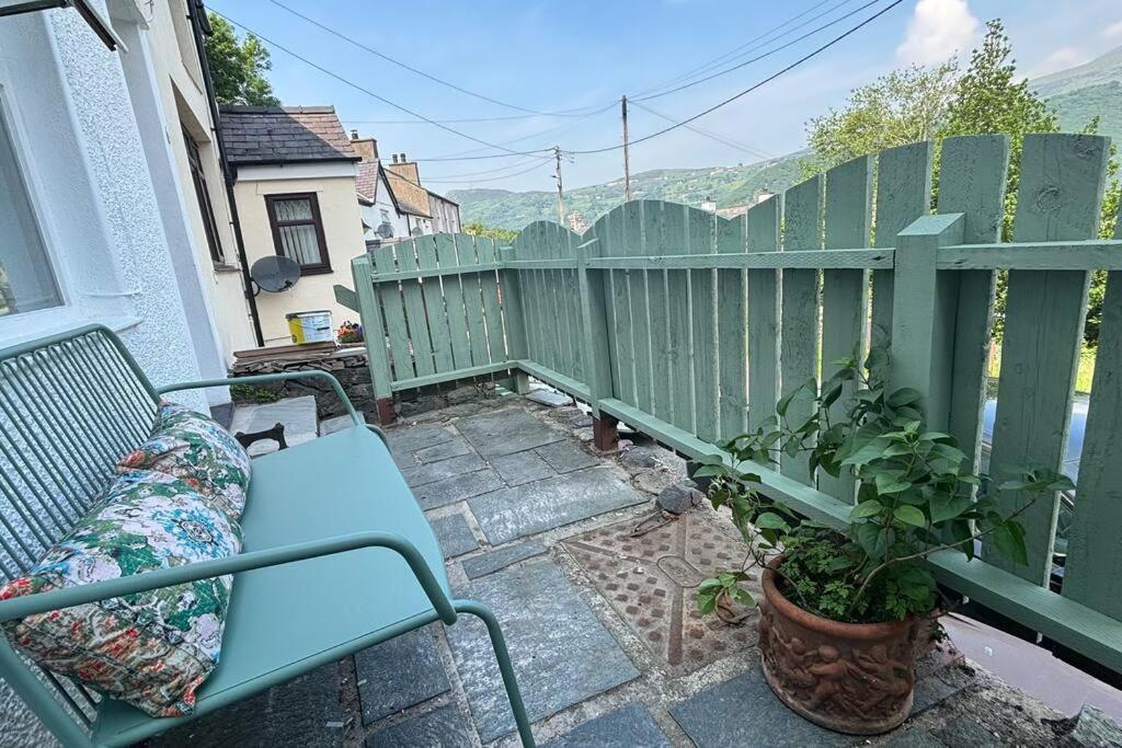 Cottage In 란베리스 외부 사진